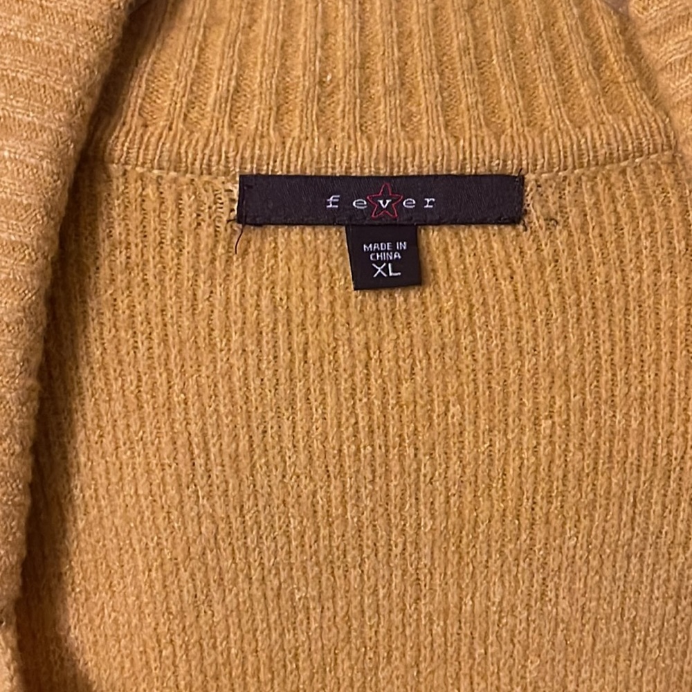 Women’s sweater - Picture 2 of 2